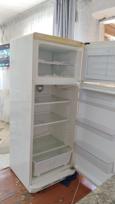 Продам холодильник