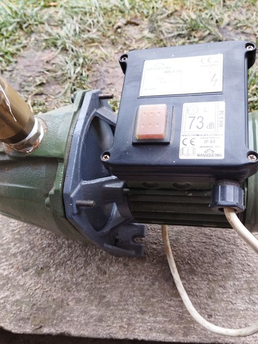 Vând pompă de apă cu vas de expansiune