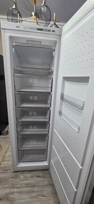 Продам морозильную камеру