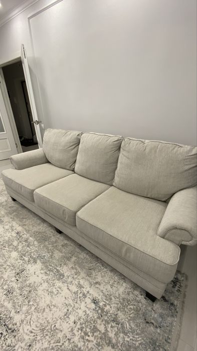 Продам диван Ashley в отличном состоянии