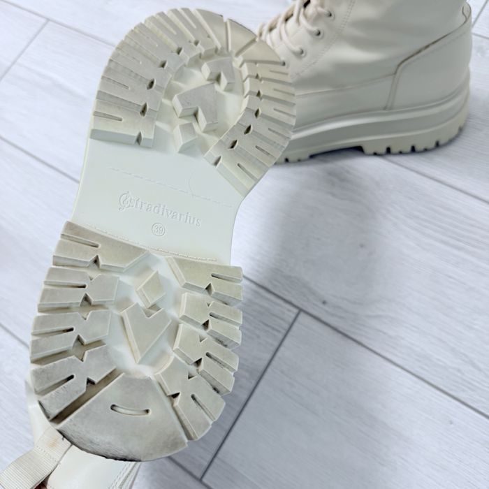 Ботинки/ бутсы Stradivarius в отличном состоянии