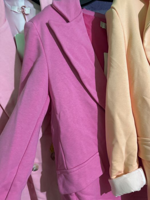 Sacouri damă,noi cu etichetă,mărime universala