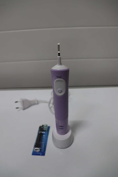 Електрическа четка за зъби Oral-B Vitality Pro, 3 режима на почистване за дентална грижа
