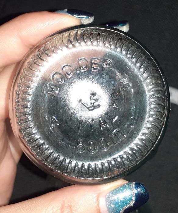 Стъклена бутилка