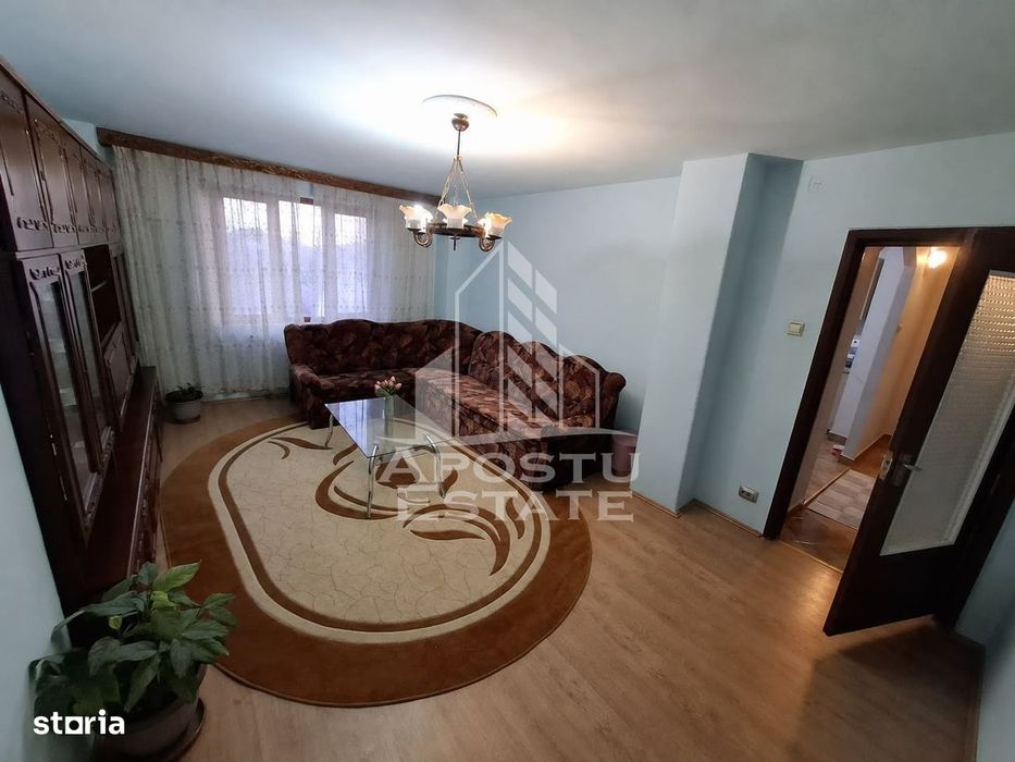 Apartament cu 4 camere de vanzare, etaj intermediar, Mircea cel bătrân