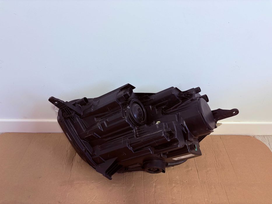 Far dreapta led Ford Ecosport facelift dupa 2020 cod MN15-13E014-CD