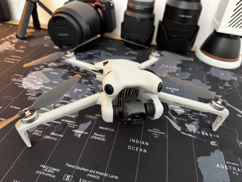 DJI Mini 4 Pro + Контролер DJI RC2