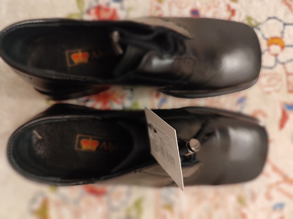 Продам натуральные кожаные ботинки