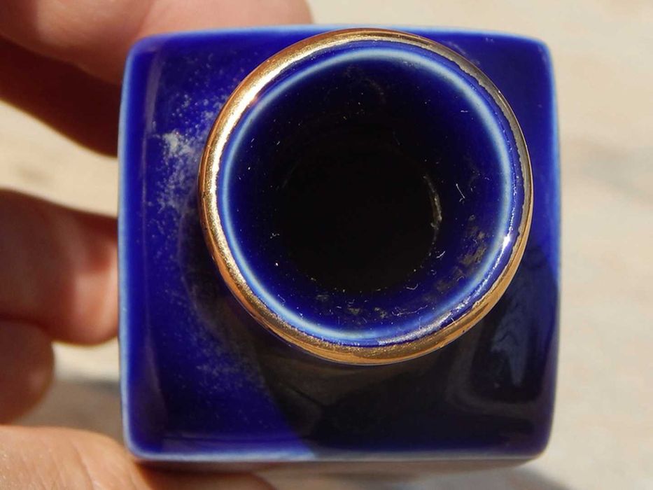 Vaza portelan japoneza anii 1970-1980 marime mica inaltime 9 cm
