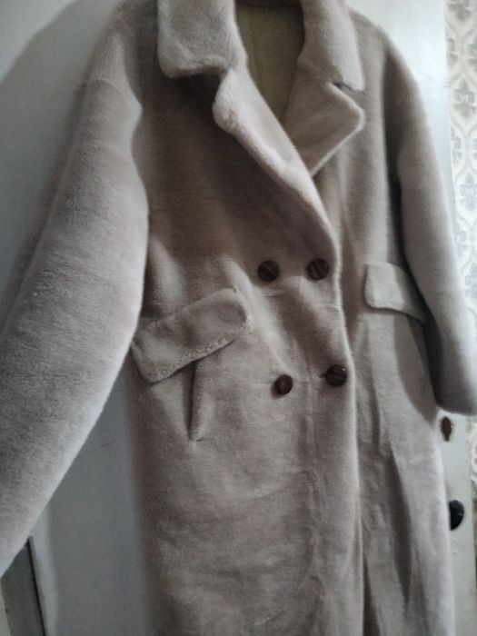 Женская шуба (пальто)