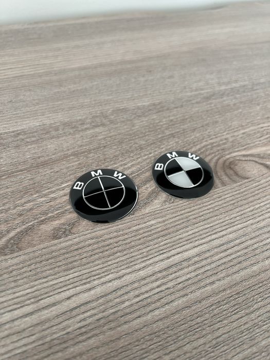 Емблеми за БМВ 82мм, 74мм и 45мм за волан Черна и Черно-бяла