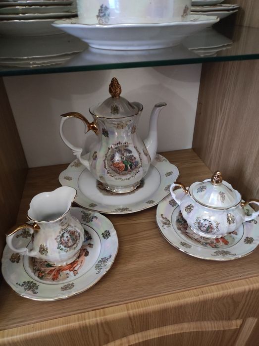 Продам сервиз Мадонна