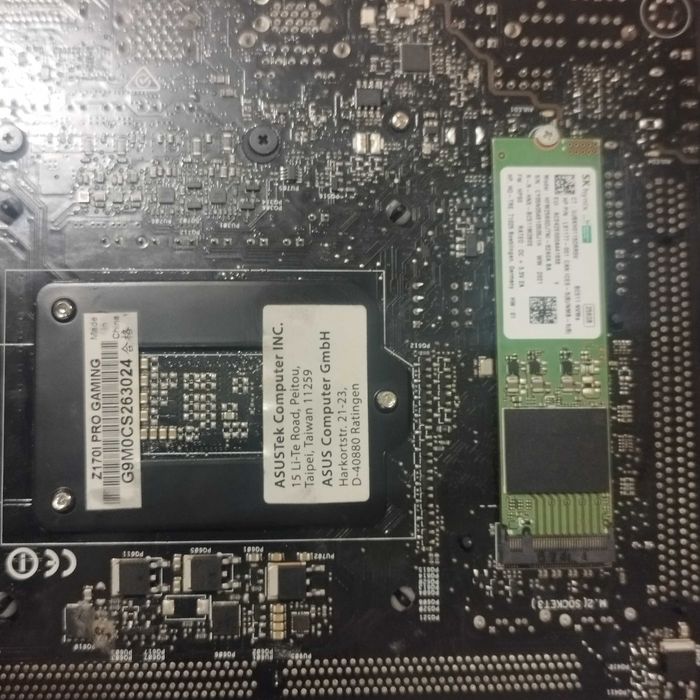 дънна платка  ASUS  Z170I PRO GAMING ,8 GB DDR4,250GB SSD M.2 ITX