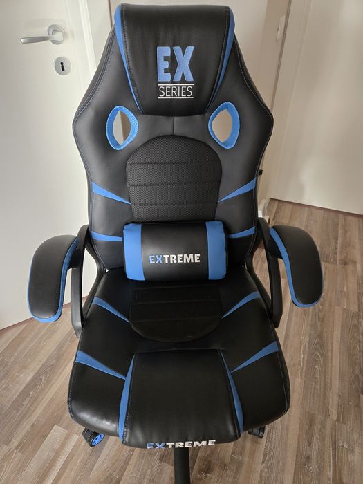 Vând birou si scaun gaming