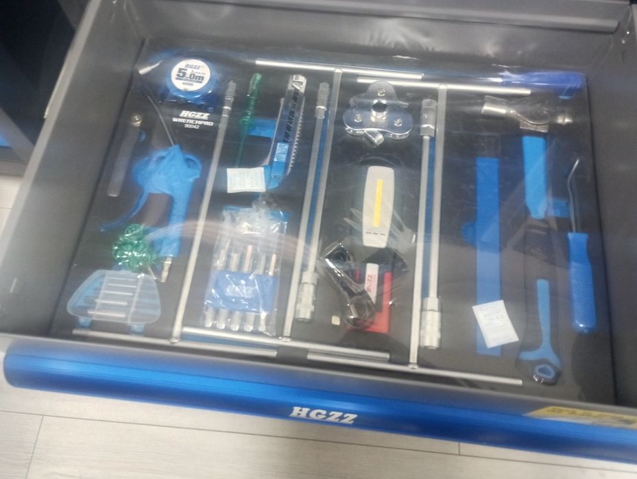 Инструментальня тележка с ложементами