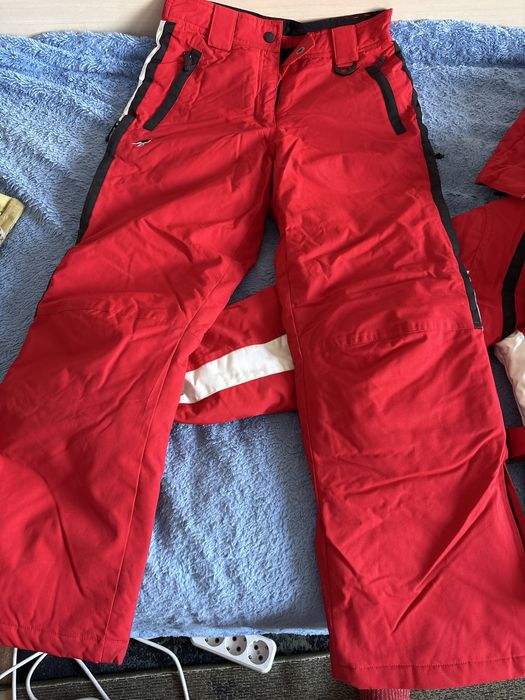 Продам лыжный костюм.