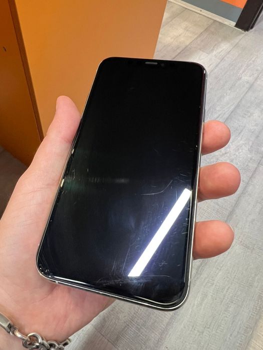 Продам iPhone 11 Pro