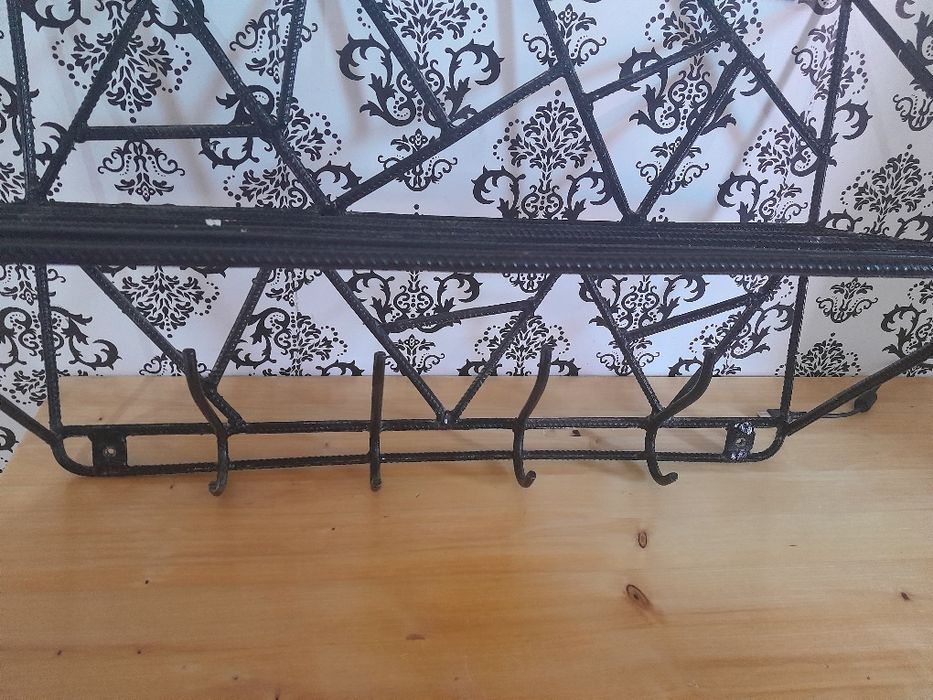 Cuier metalic facut manual