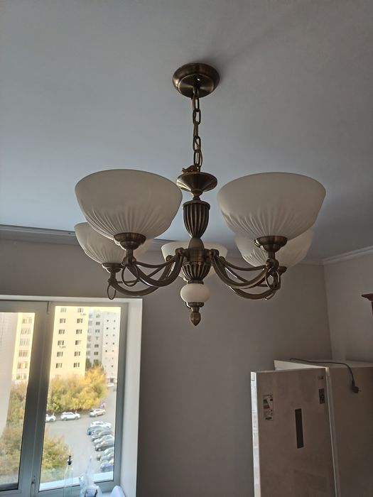 Потолочная люстра
