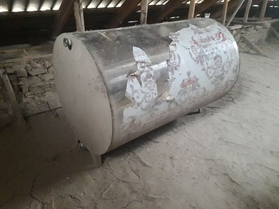 Suv uchun nerjavika bochka