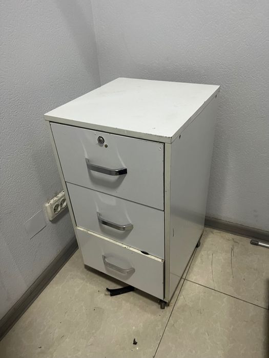 Vitrinalar sotiladi srochno hammasi 50$