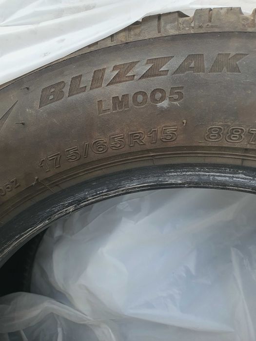 Зимни гуми близзак 175 65 15