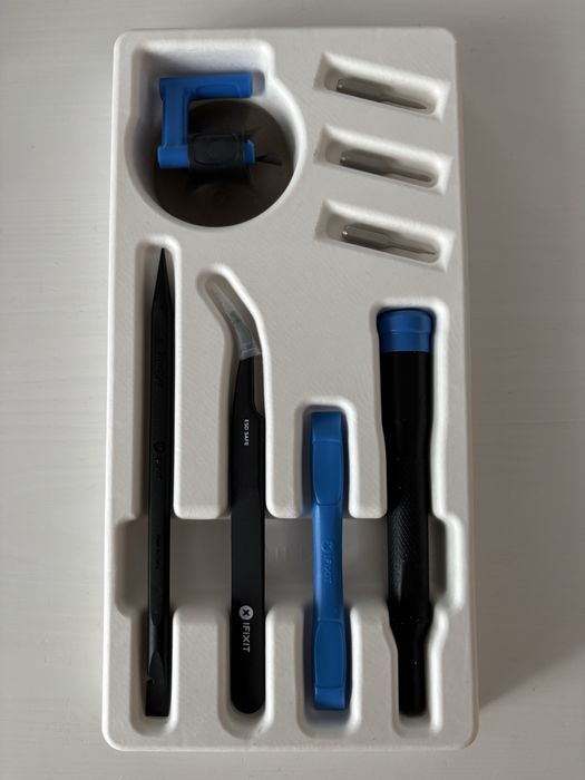 Vand trusa iFixit pentru telefoane