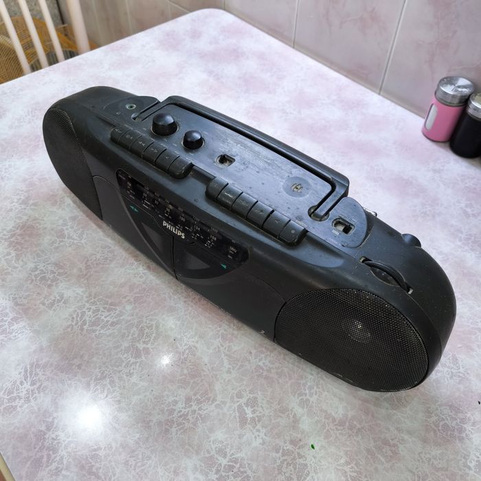 Магнитола Philips AW7250 — ретро бумбокс в рабочем состоянии
