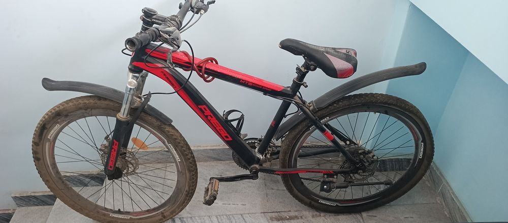 Televizor va velosiped