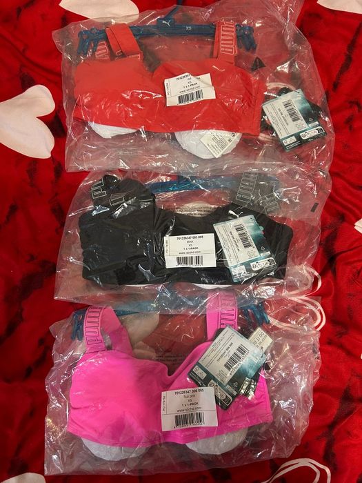 Vând bustiera de baie cu bretele detașabile Puma