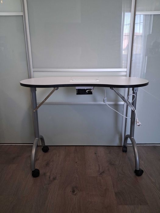 Masă de manechiura pliabila