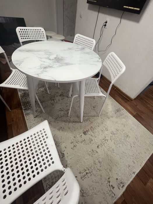 Продам стол со стульями