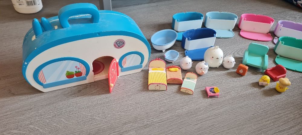 Căsuța  familia Molang jucării figurine