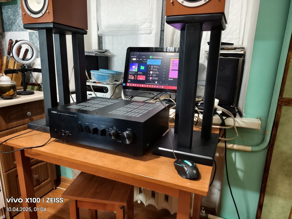 Акустика Yamaha NS 4 HX