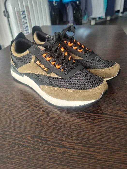 Кроссовки цена 19900тг