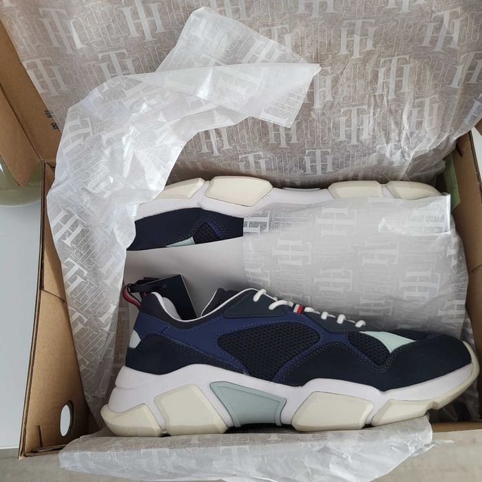 Tommy sunt o combinație perfectă de stil și confort. nr 43 si 45