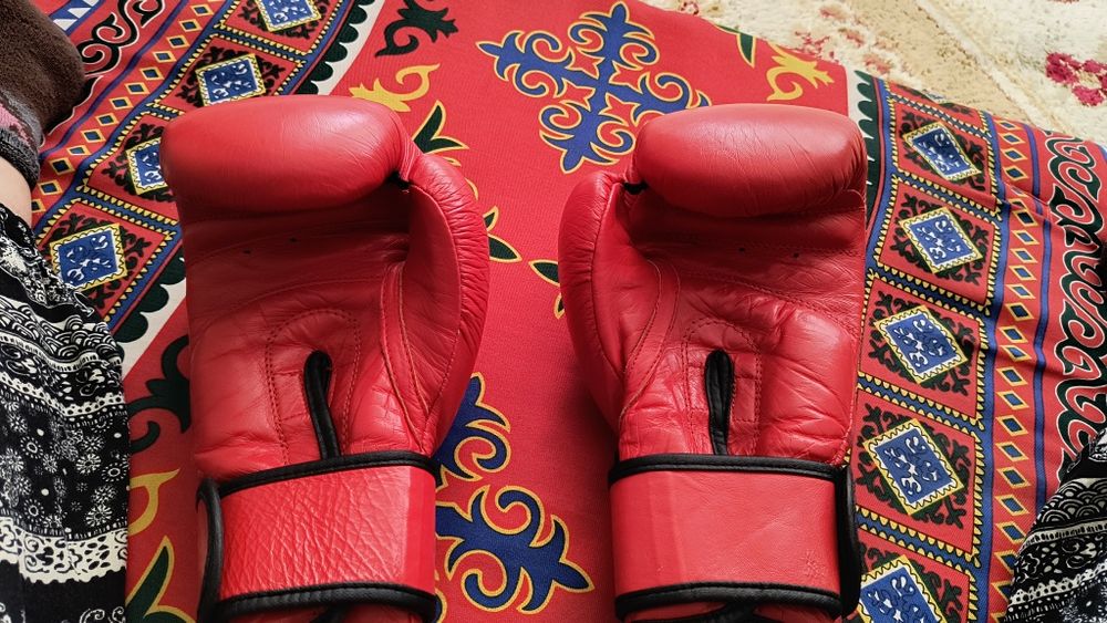 Перчатки    боксерские