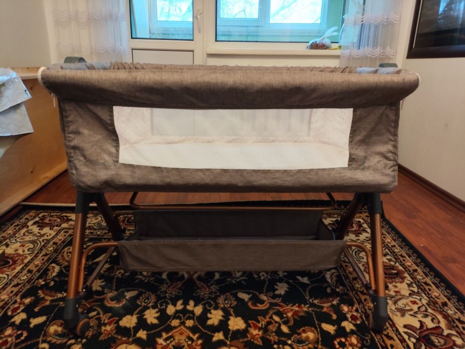 Коляска и манеж.