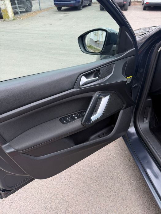 Peugeot 308 2020 facelift automat