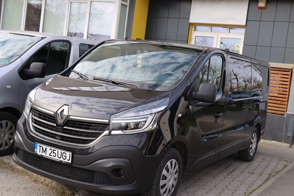 Renault Trafic 2020 8+1 long *RATE*