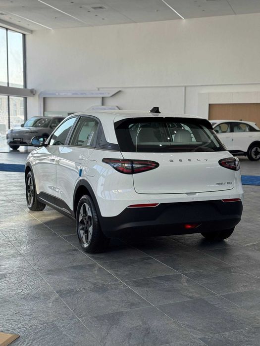 Geely EX 2 EV 400 km full nalichida rassrochkaga