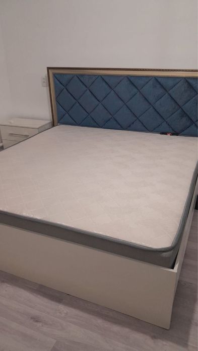 Спальный гарнитур б/у в отличном состояний