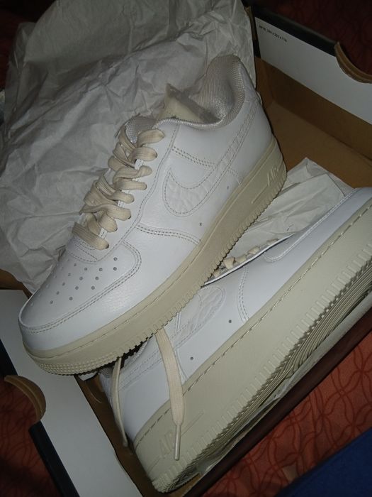 Nike Air Force 1 noi, nepurtați, cu cutie – marimea 40.5