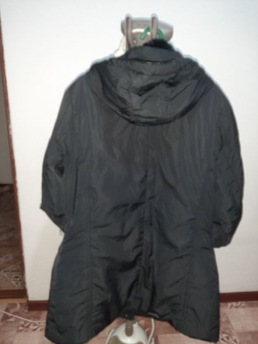 Продам зимние куртки