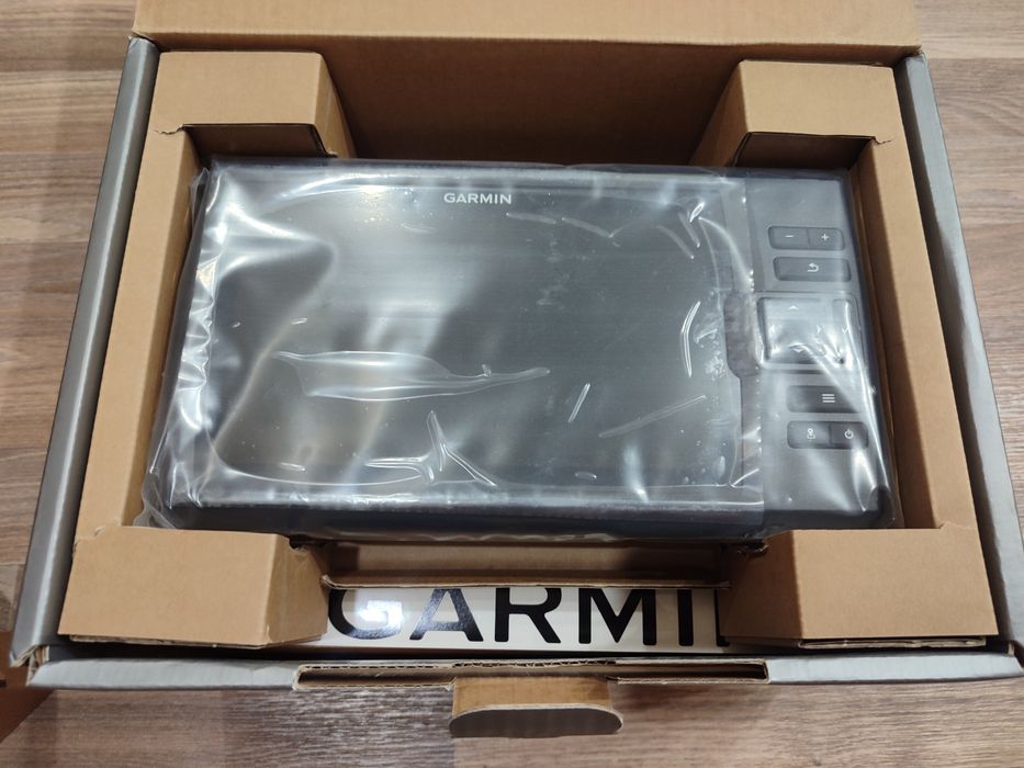 Эхолот Garmin Striker Vivid 9sv.