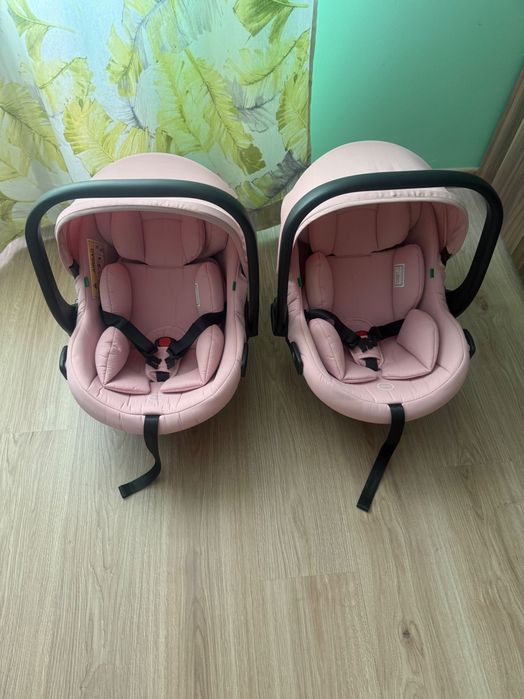 Продавам столчета за кола на Chipolino Pearl (40 - 87 см) розова пудра.