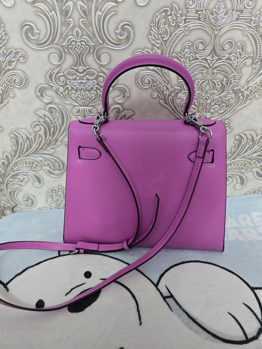 Продам сумку розовую