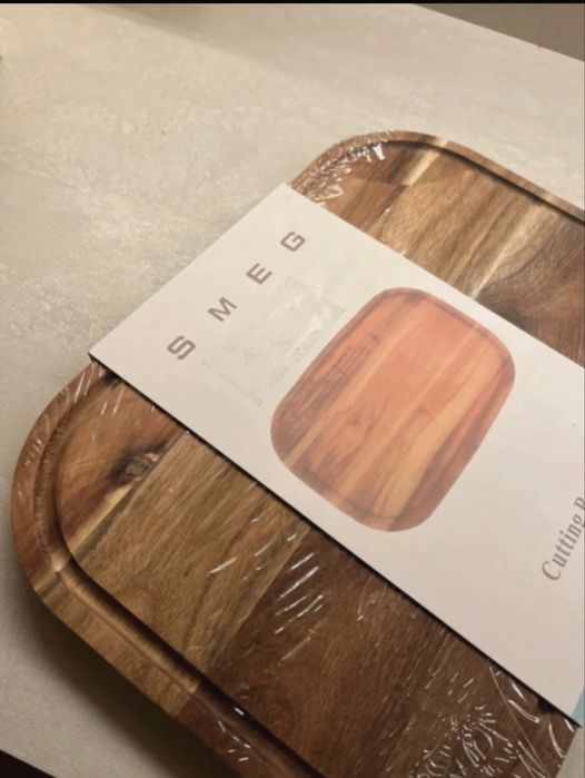 Tocator din lemn masiv Smeg, nou