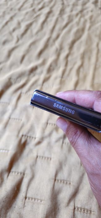 Galaxy Z flip 5 за части