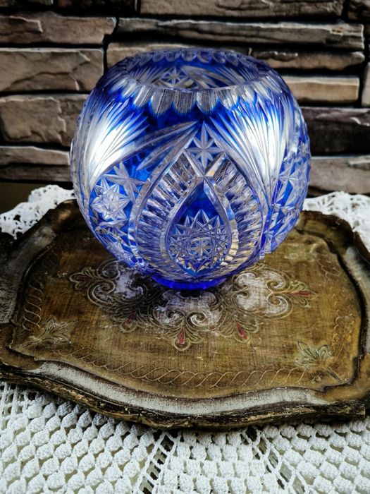 Цветен кристал купа